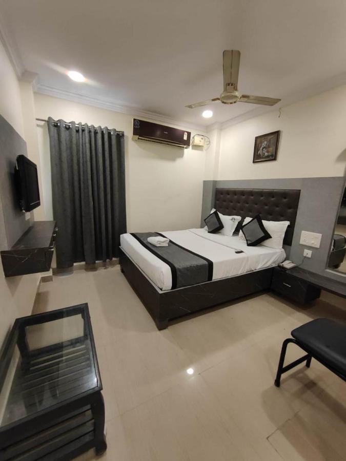 Hotel Vighneshwara Inn Vijayawāda Exterior foto
